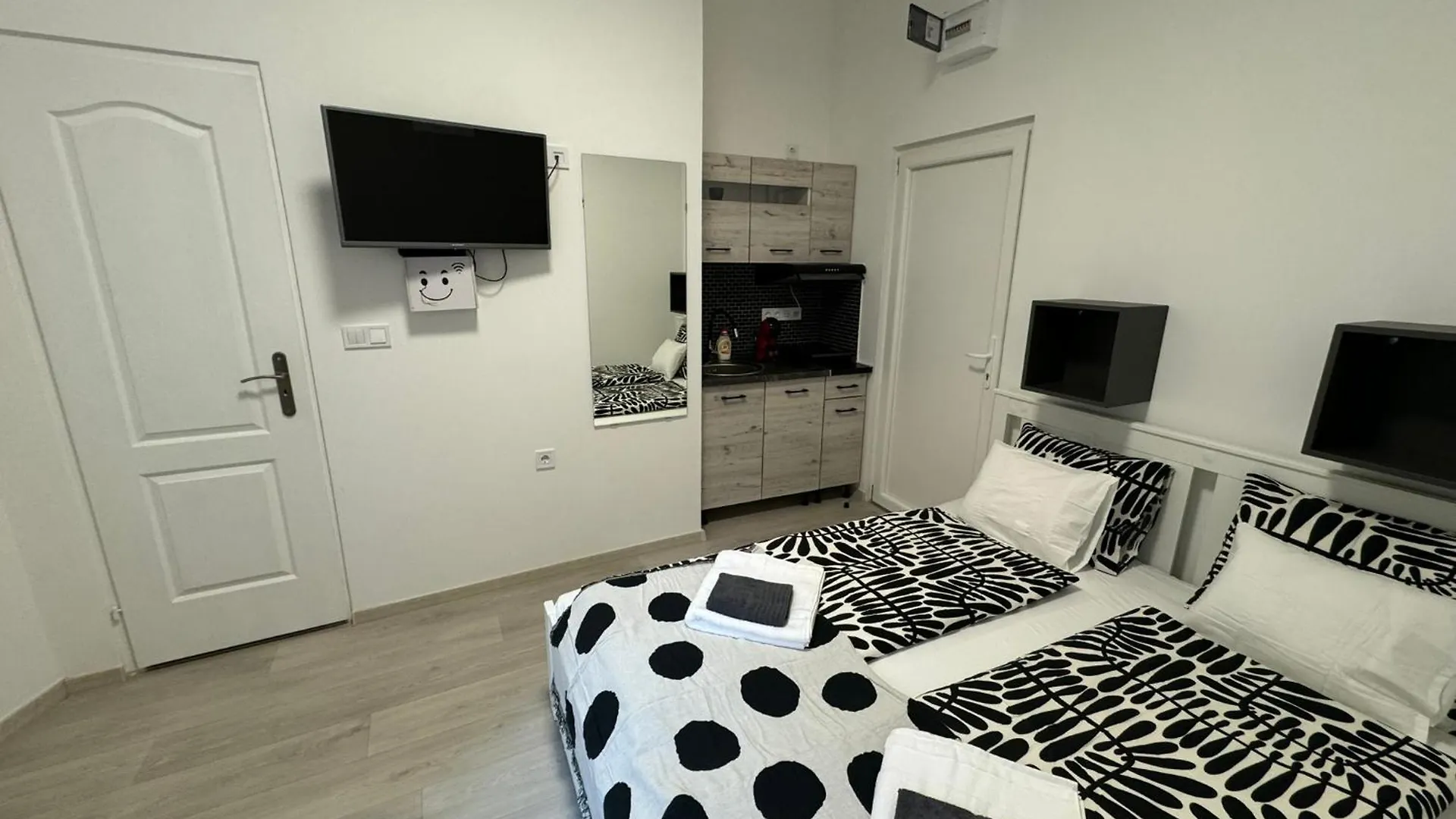 Mano Studios Budapest II 0*,  Hungary